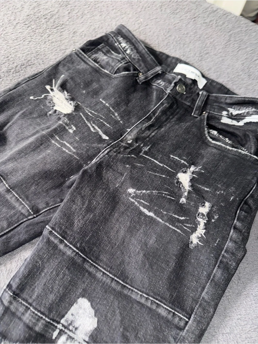 Men's Distressed Black Paint-Splash Skinny Jeans